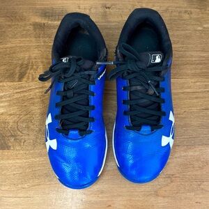 Under Armour boys cleats size 2